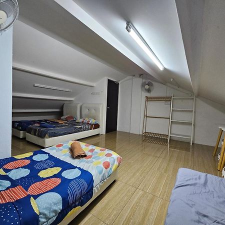Color Mixed Home Hostel จอร์จทาวน์ ภายนอก รูปภาพ