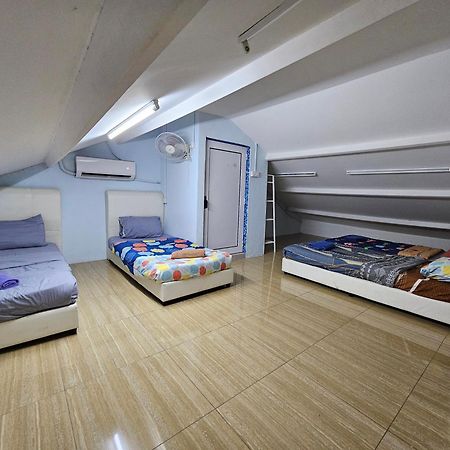 Color Mixed Home Hostel จอร์จทาวน์ ภายนอก รูปภาพ