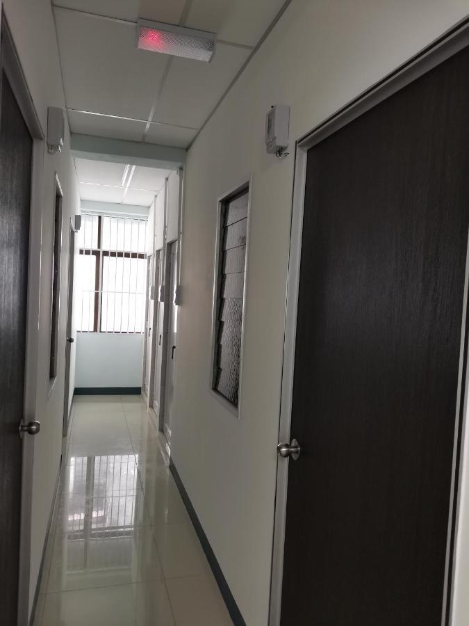 Color Mixed Home Hostel จอร์จทาวน์ ภายนอก รูปภาพ