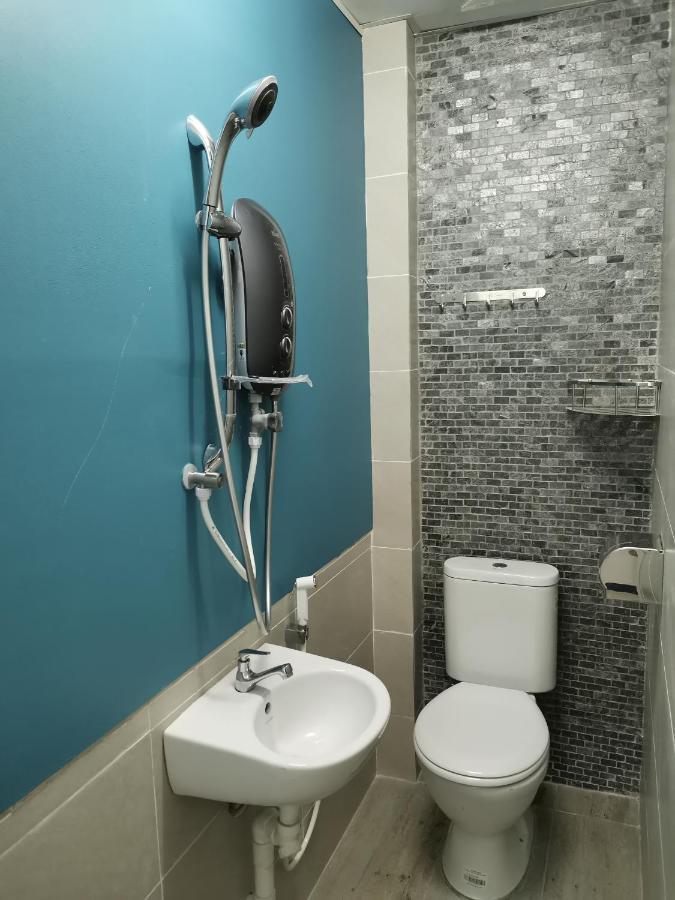 Color Mixed Home Hostel จอร์จทาวน์ ภายนอก รูปภาพ