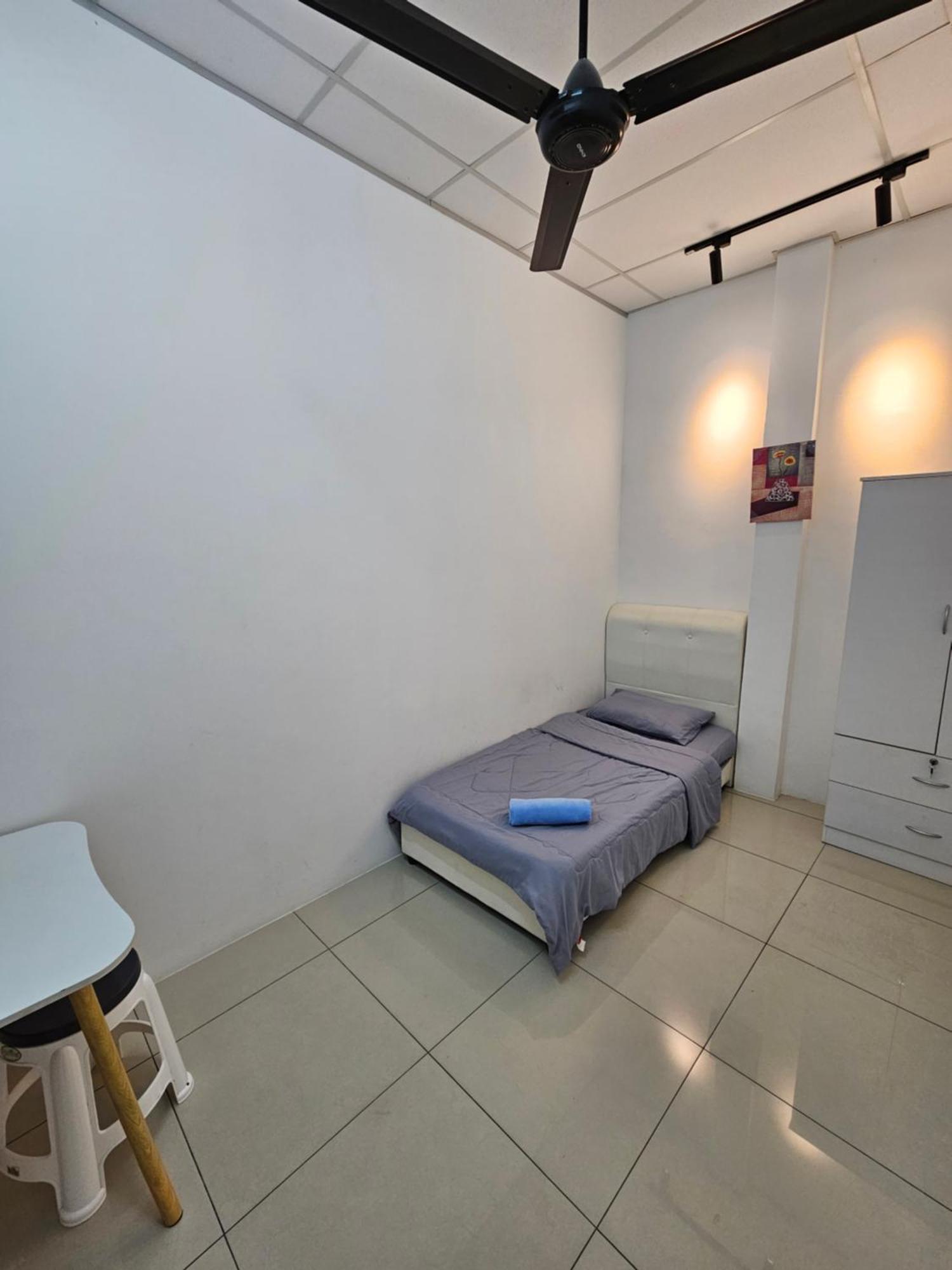 Color Mixed Home Hostel จอร์จทาวน์ ภายนอก รูปภาพ