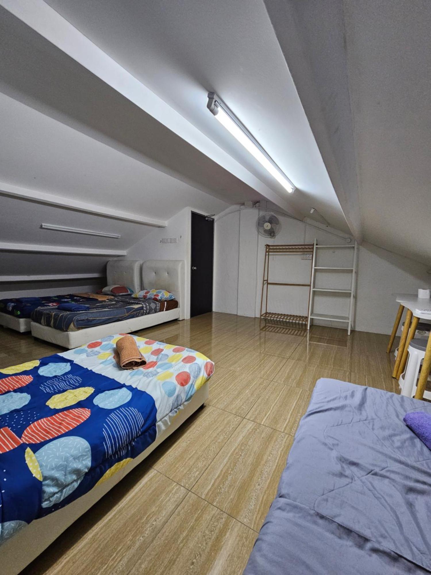 Color Mixed Home Hostel จอร์จทาวน์ ภายนอก รูปภาพ